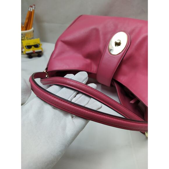 Coach Carlyle Pink Smooth Leather Turnlock 3 Compartments Shoulder Bag - Picture 4 of 15